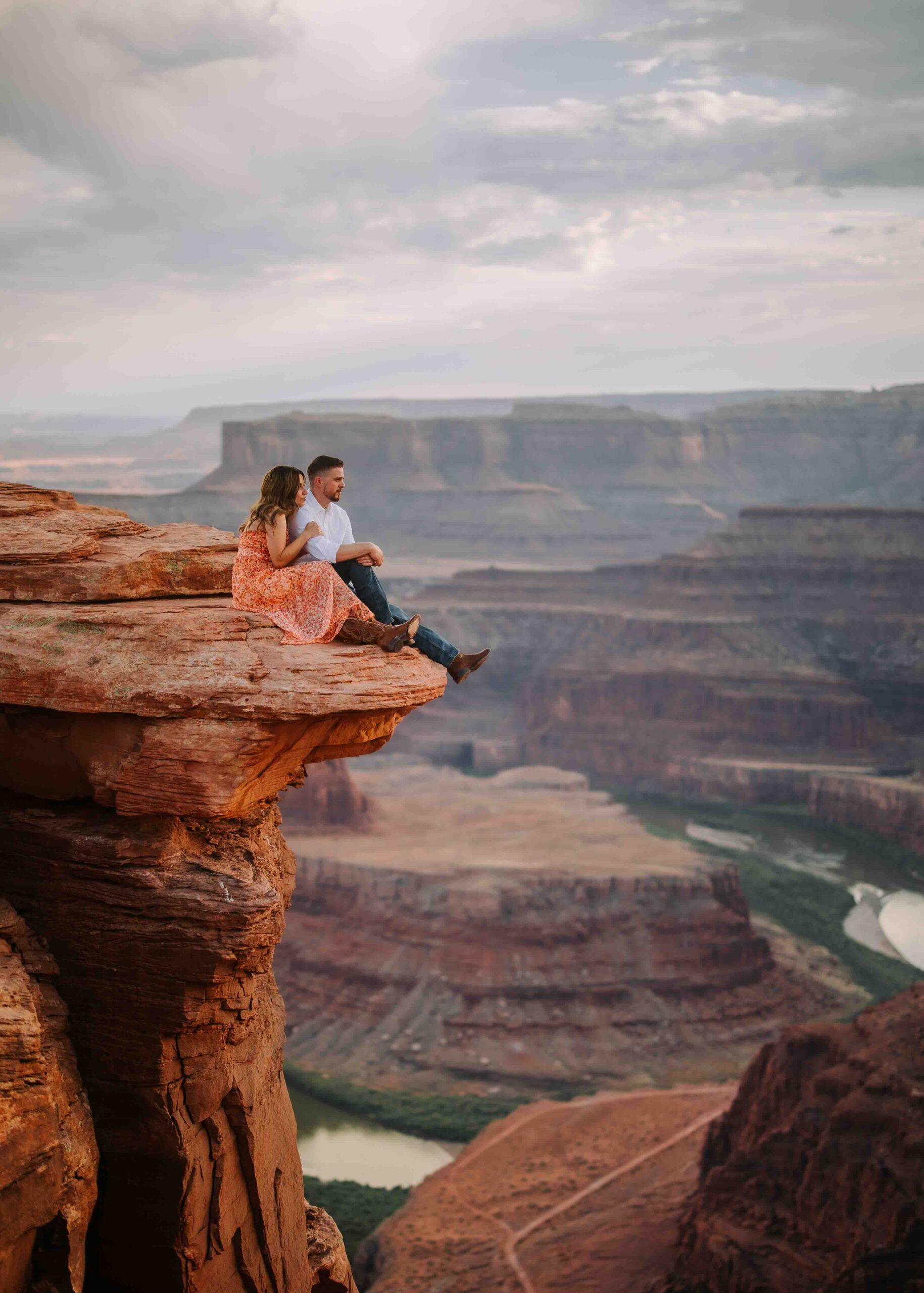utah wedding destination photographer and videographer dead horse point state park near moab utah hawkins photo and film